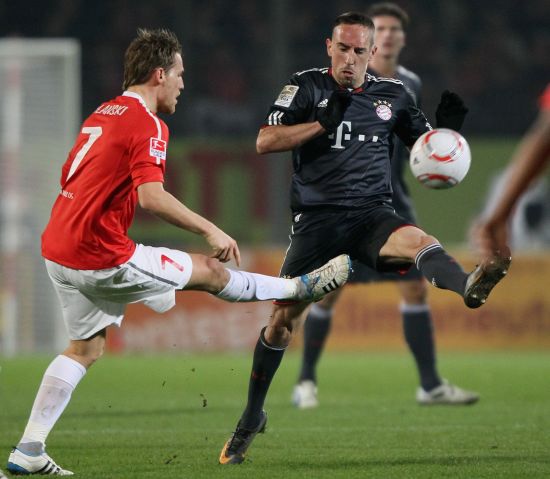 具备高度的 具备高度的